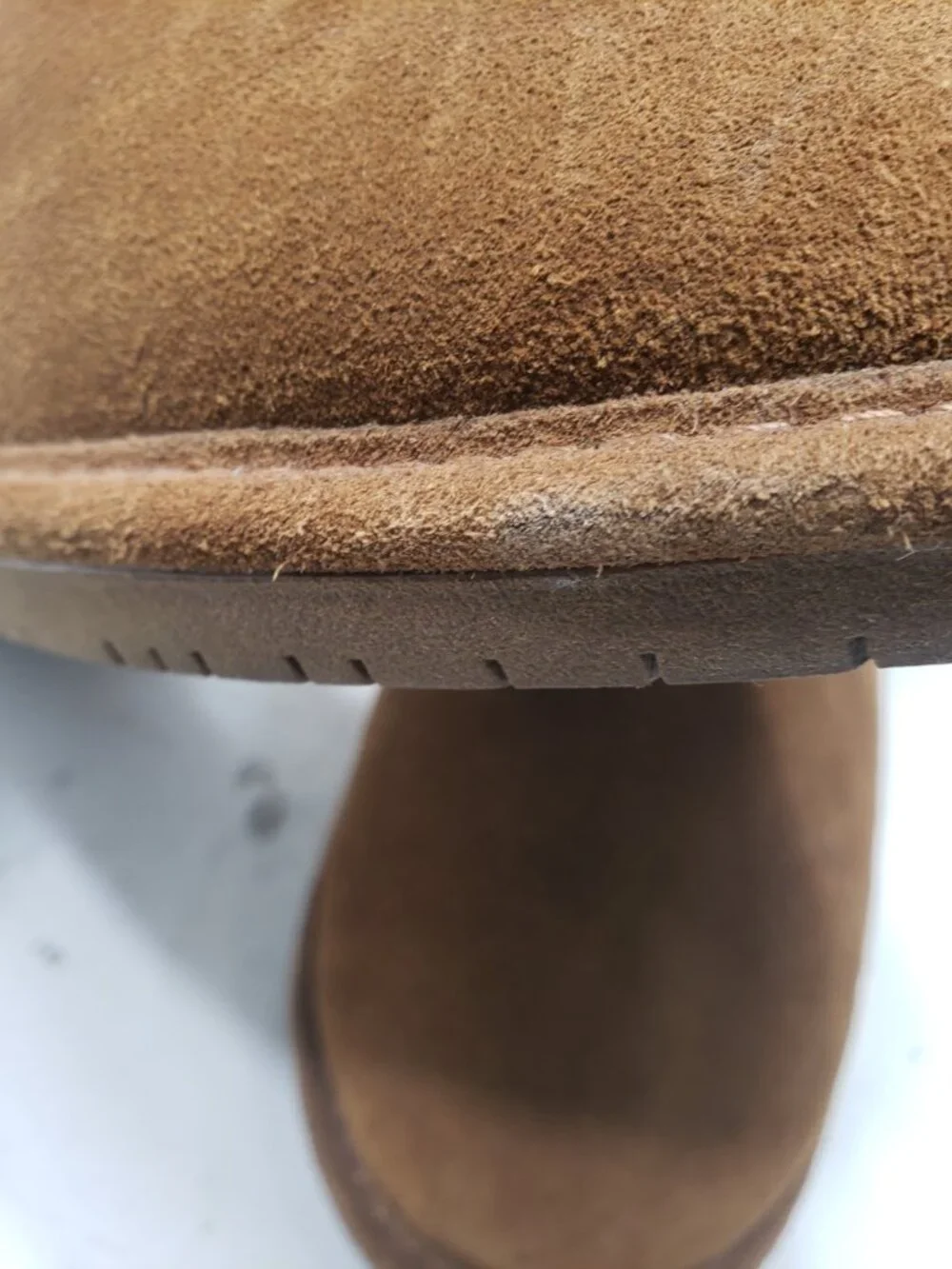 Bearpaw Emma Short Women's Size 10 Chestnut Suede Sheepskin Winter Boots
